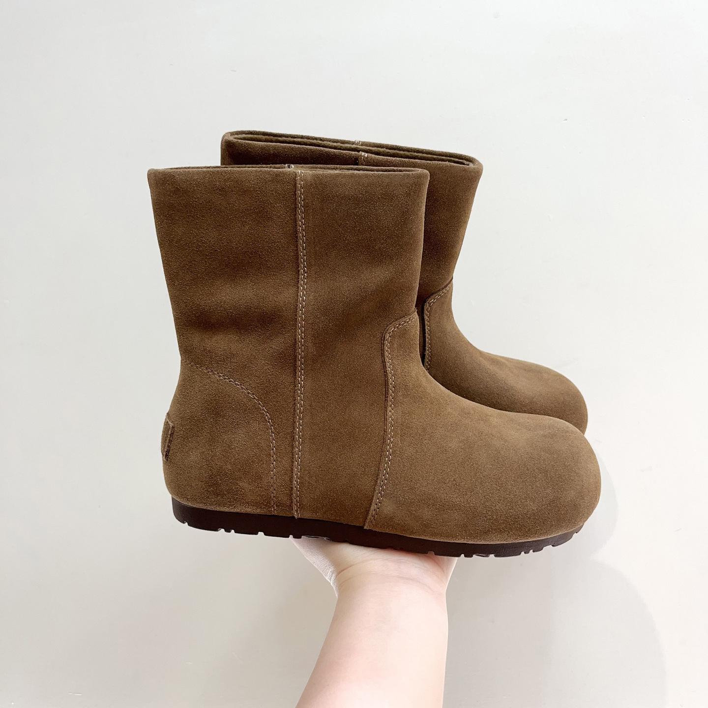 复古风磨砂皮内增高加绒圆头短靴