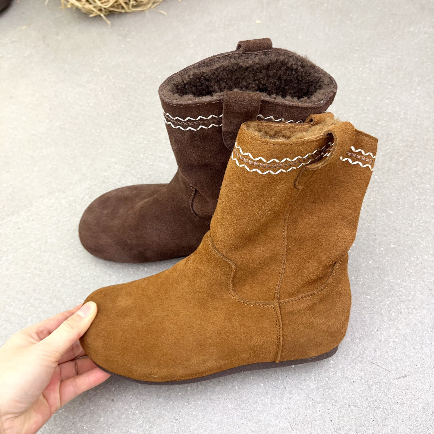 2025冬季新款复古风磨砂皮西部靴女内增高刺绣装饰加绒保暖棉靴子