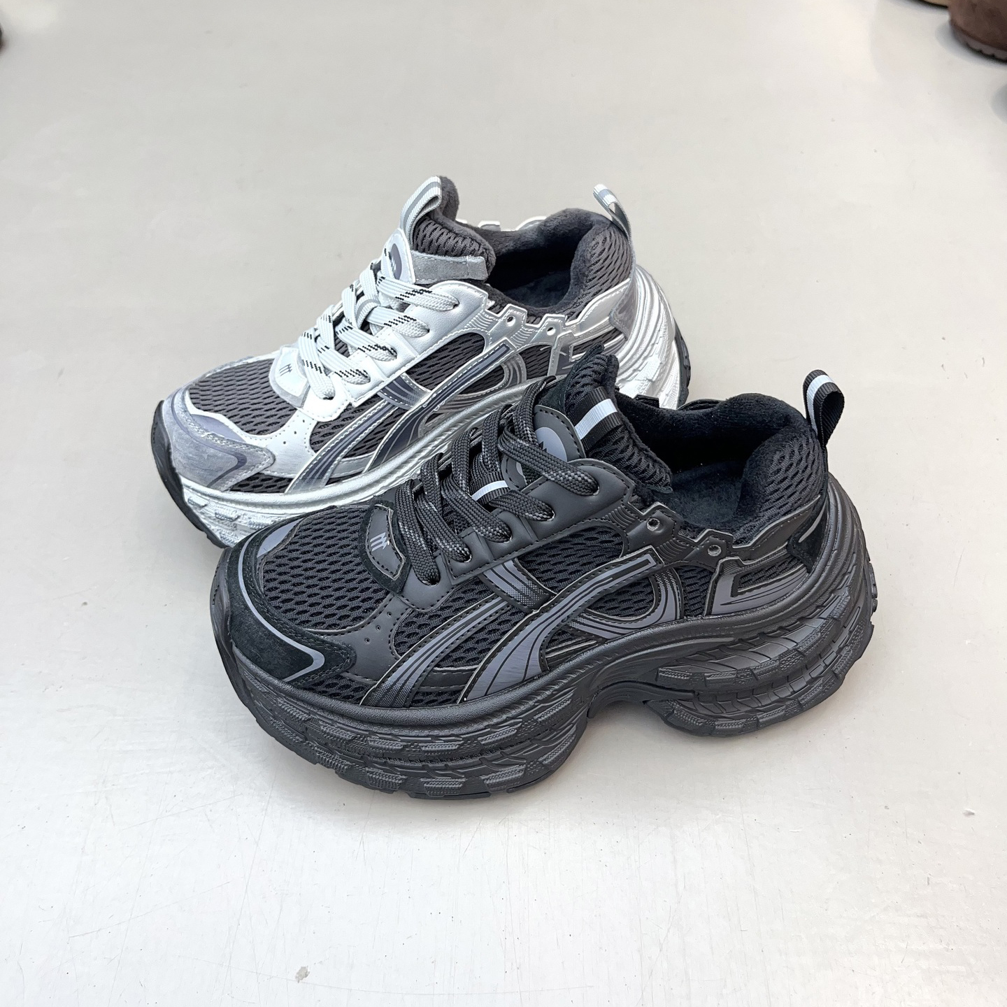 2025冬季新款复古风加绒老爹鞋