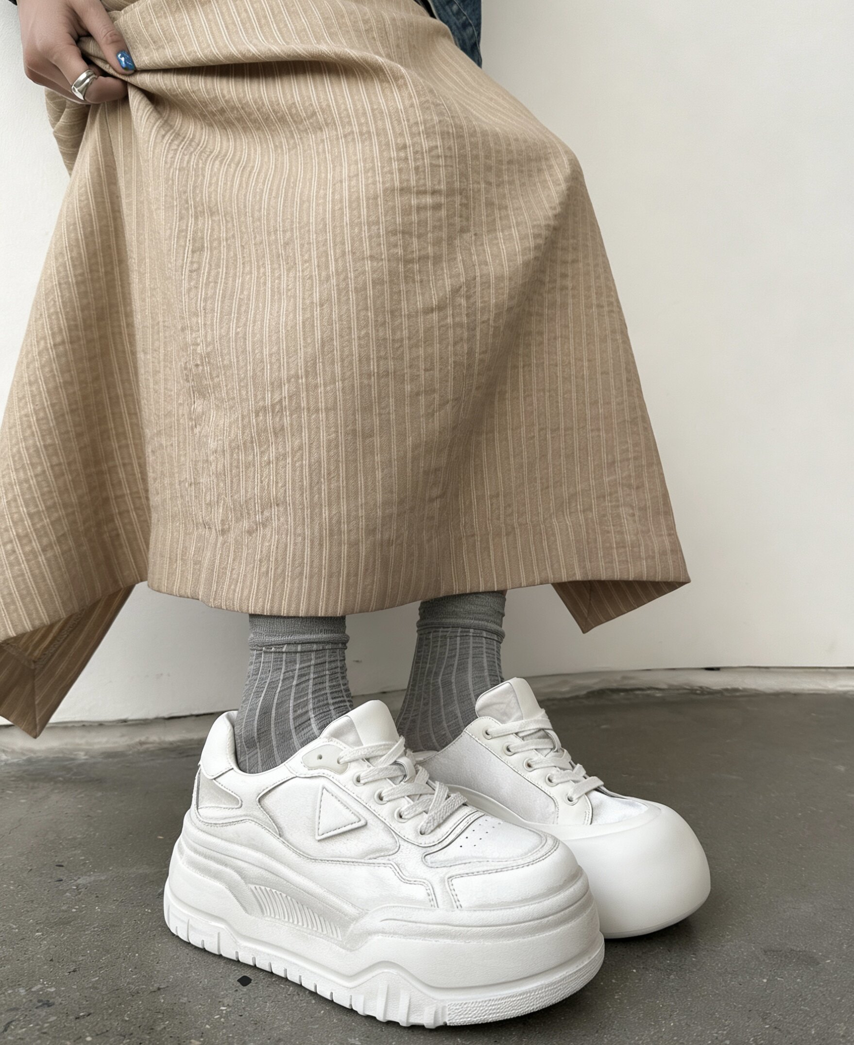 2026新款厚底增高复古擦色小白鞋女小个子韩版圆头板鞋松糕脏脏鞋