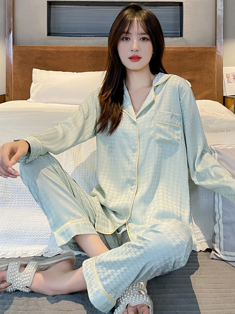 黛安靓女真丝性感睡衣