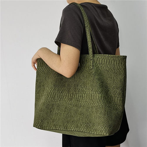 上班通勤购物大容量蛇纹托特女包