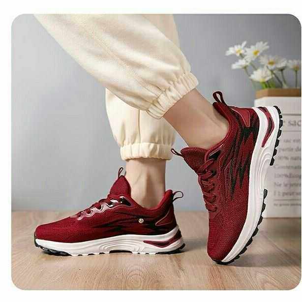 不挤脚058款透气女式磁疗按摩鞋