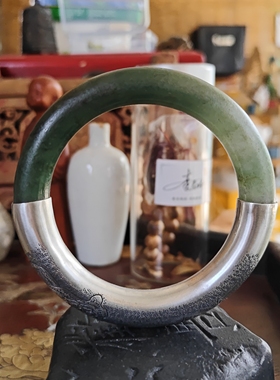 苗乡银绣坊中国风纯手工老油青翡翠断镯镶银錾刻翠鸟荷叶闭口手镯