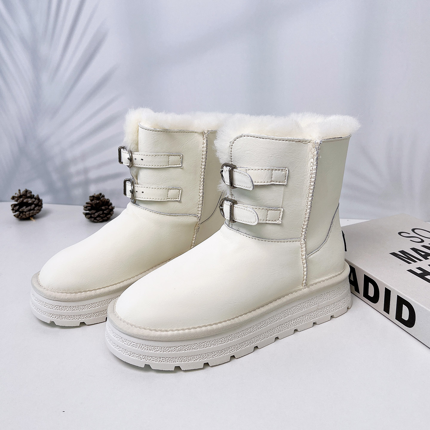 加厚羊毛雪地靴女防滑保暖短靴