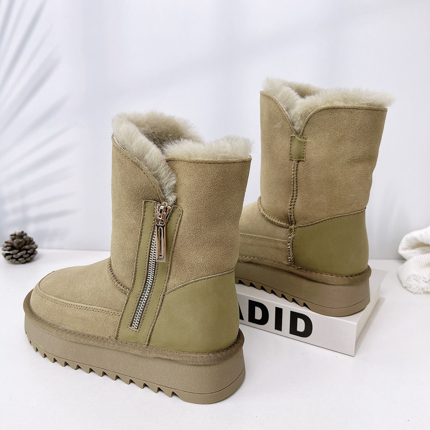 全羊毛中筒雪地靴女防滑加厚保暖