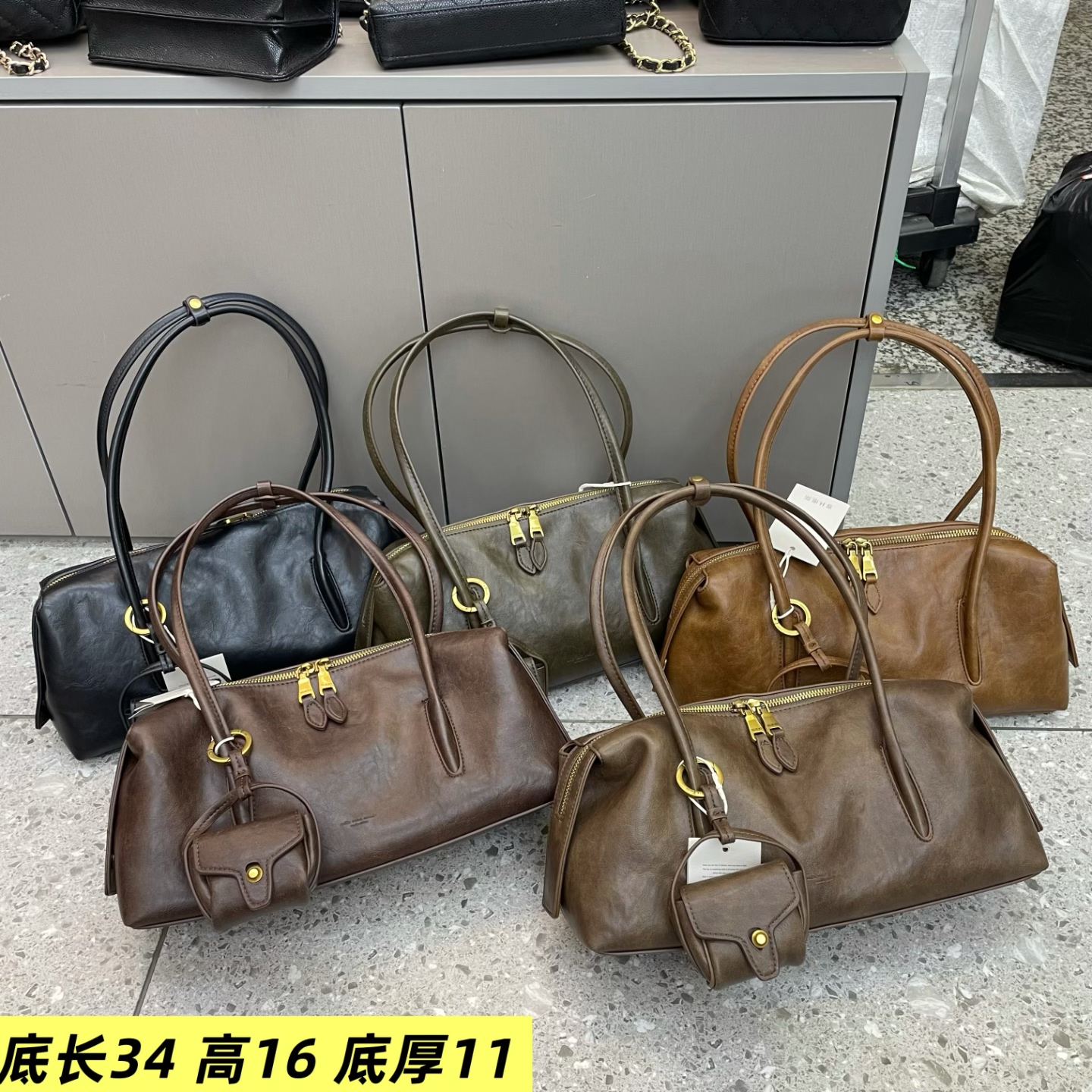 复古保龄球腋下女包2026新款洋气休闲秋冬百搭韩版网红挂件潮包图片