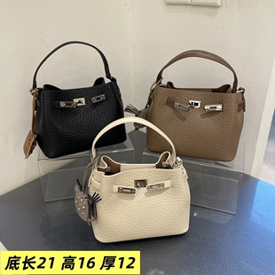 劳拉手提韩版女包2025新款时尚5883欧美气质小众轻奢泡泡纹斜挎包