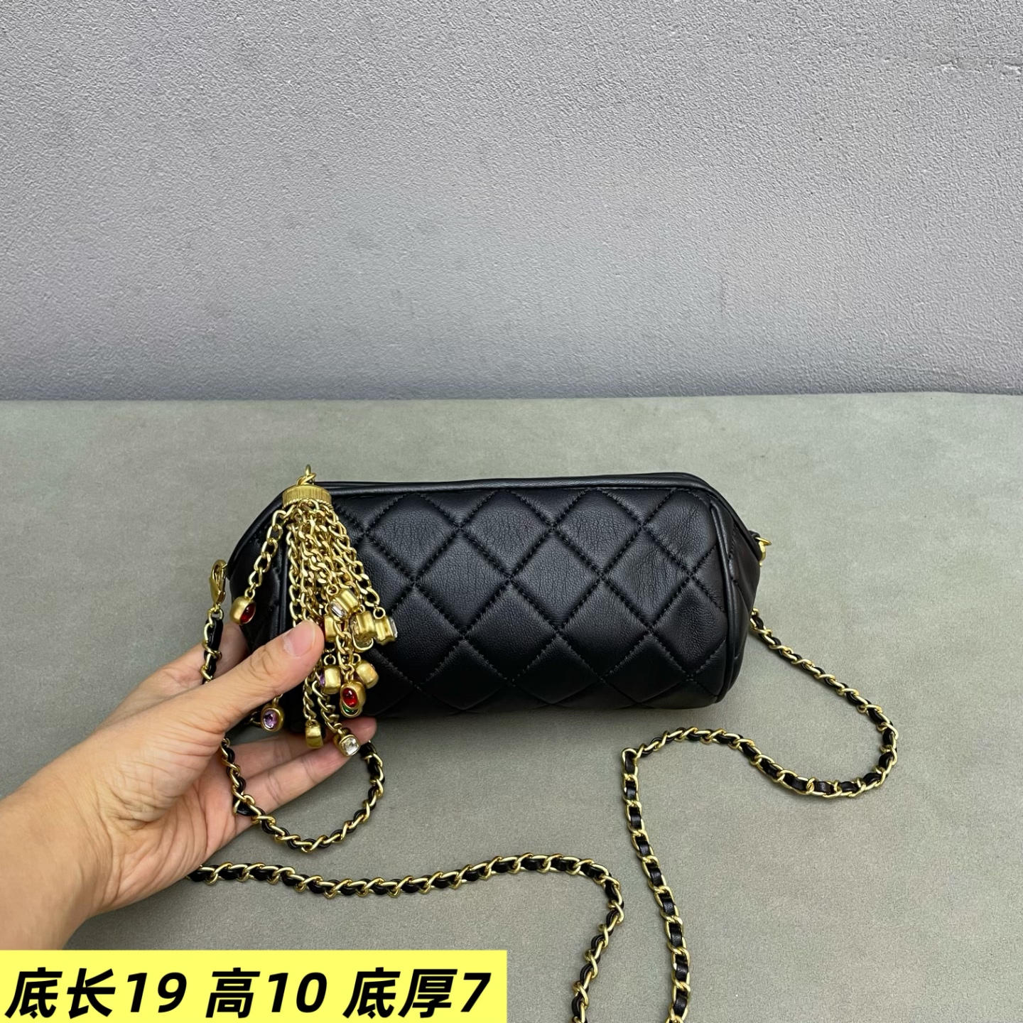 镶钻挂件羊皮链条小包女包2026新款洋气纯色韩版个性潮流软肩斜挎
