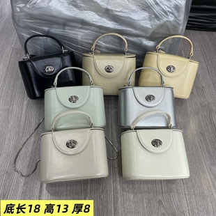 网红盒子包蛇骨链韩版手提女包2026新款时尚大气欧美气质斜挎小包