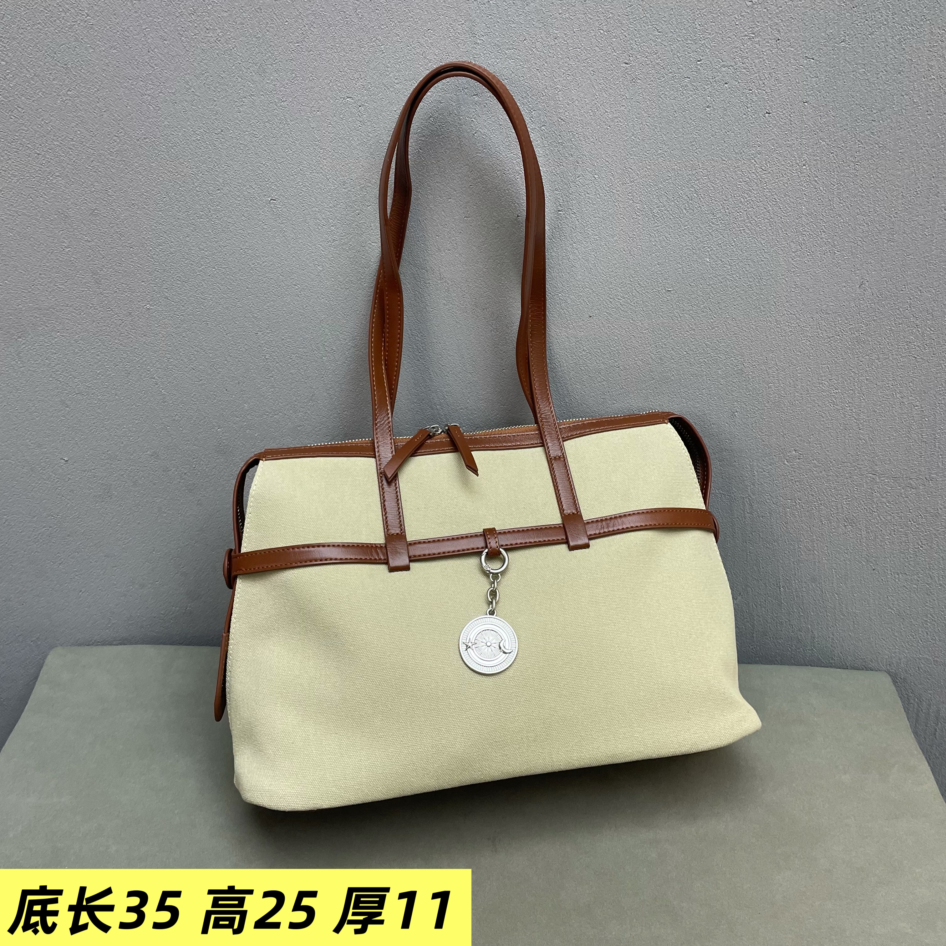 帆布拼接托特牛皮女包2025新款洋气浅色纯色大气真皮软单肩包潮