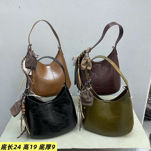 欧韩潮油蜡皮腋下女包2026新款洋气质感韩版百搭早秋软面小众斜挎