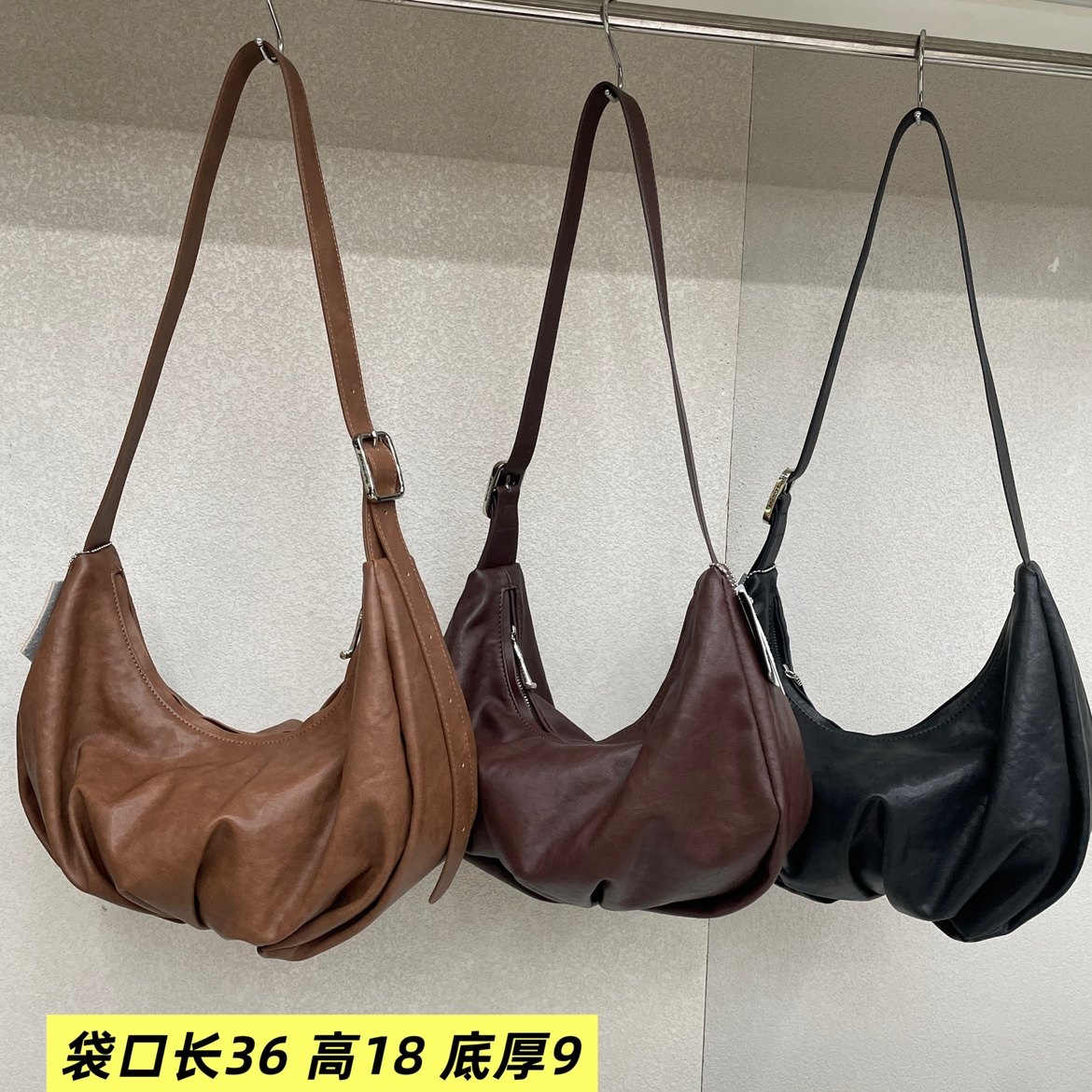 褶皱休闲植鞣月亮包女包2025新款时尚欧美气质小众韩版斜挎包潮