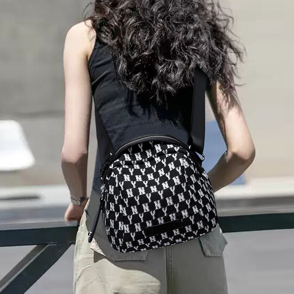 斜挎包女百搭帆布印花贝壳包