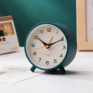 新款简约闹钟学生用床头钟闹铃创意手感漆金属桌面台钟静音贪睡男