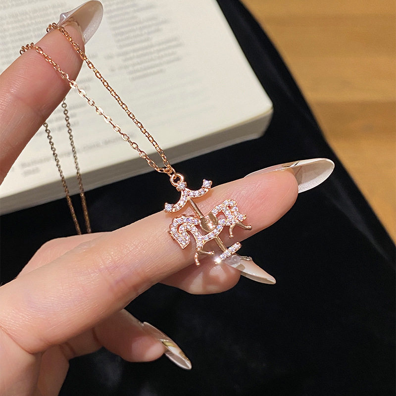 S925纯银旋转木马项链轻奢满钻马年本命年高级感气质锁骨链