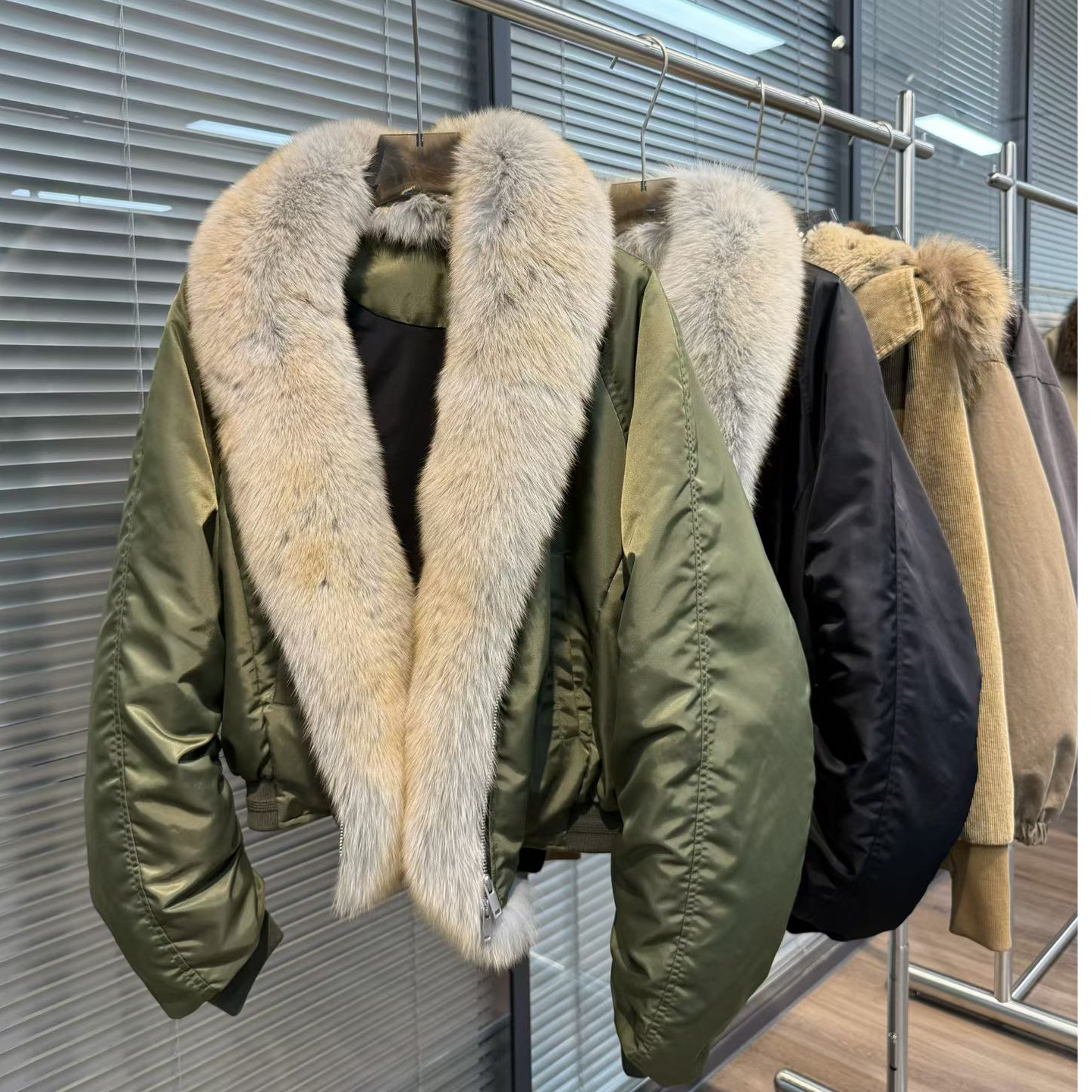 派克服白鹅绒超大狐狸毛领