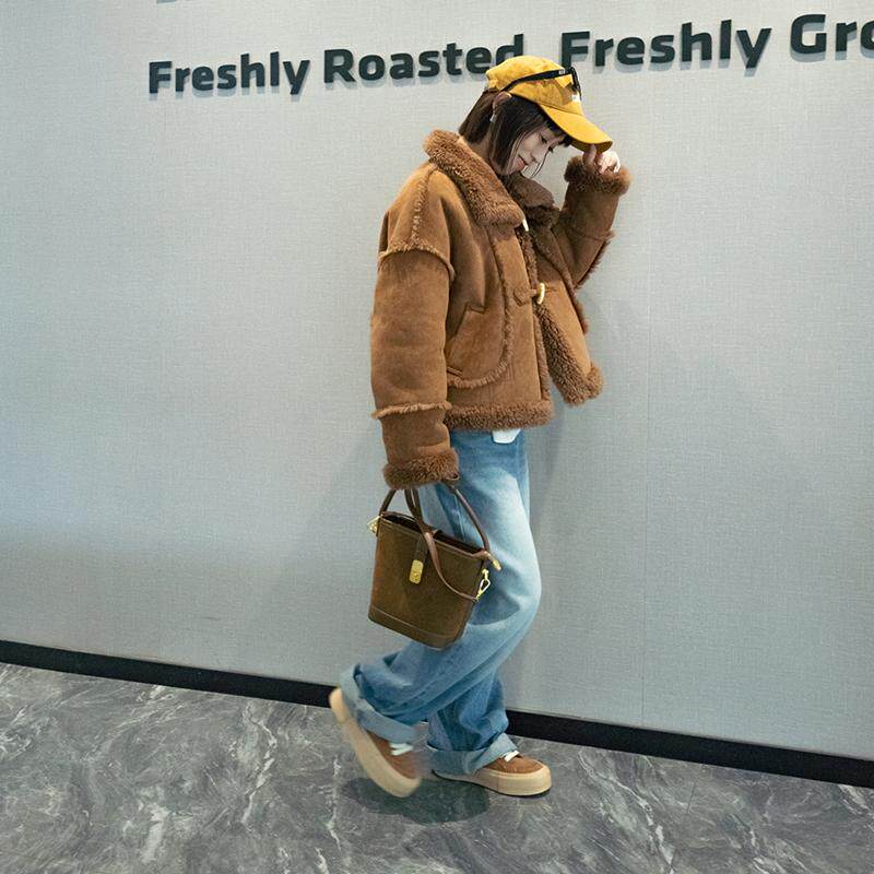 2024秋冬韩系羊剪绒皮毛一体皮草短款女羊羔毛皮草外套LD81213