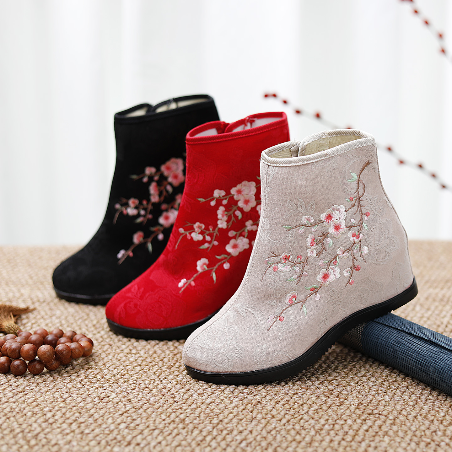 2025秋冬短靴老北京绣花鞋内增高民族风女鞋加绒汉服鞋旗袍配靴子