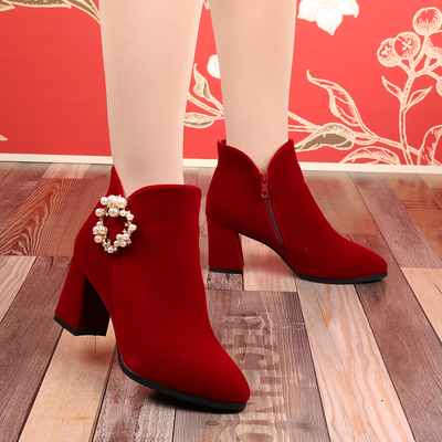 秋冬季婚鞋冬天女2024新款加绒秀禾新娘结婚短靴粗跟高跟红色靴子