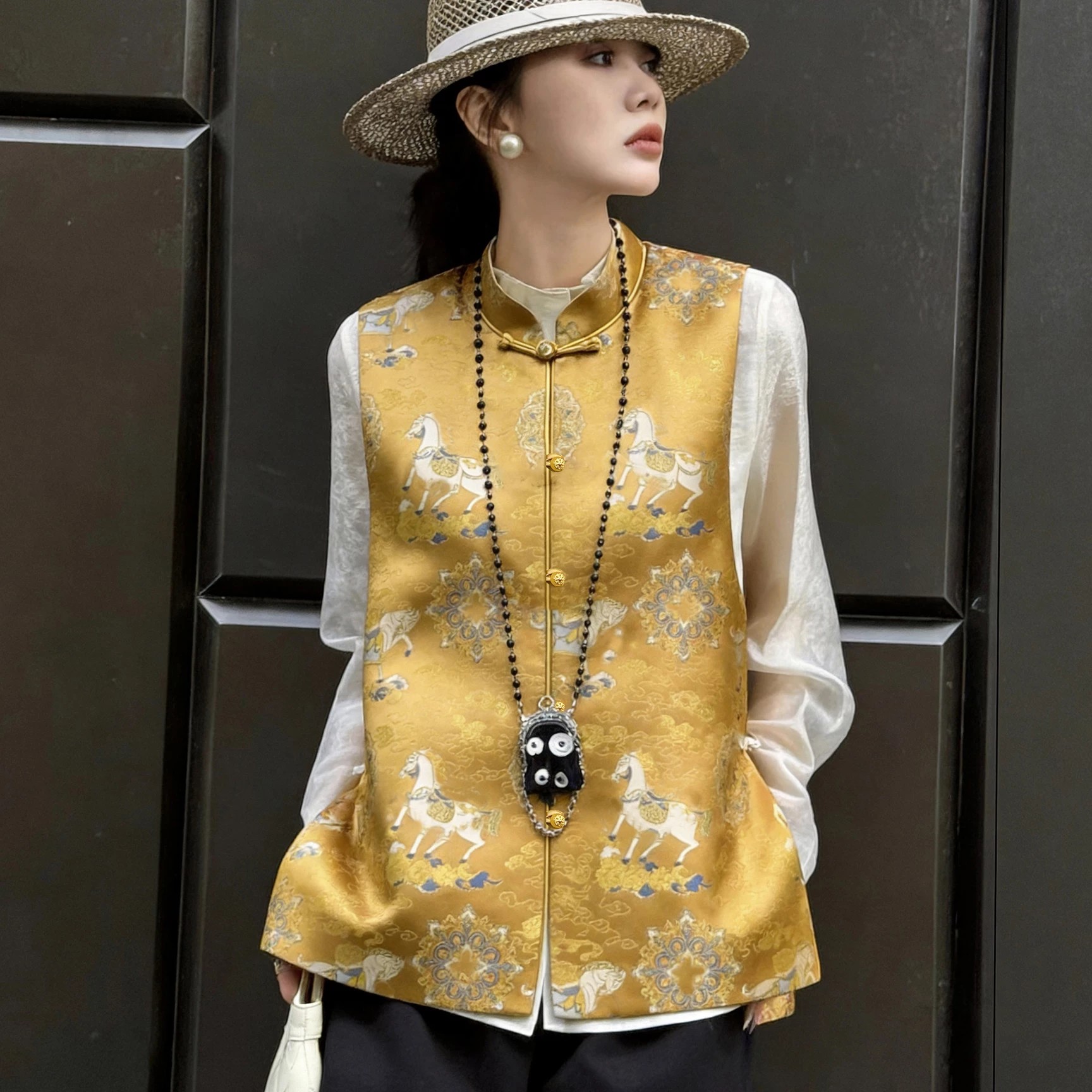 黄色新中式立领宋锦马甲女提花百搭外穿漂亮桑蚕丝国风唐装马夹
