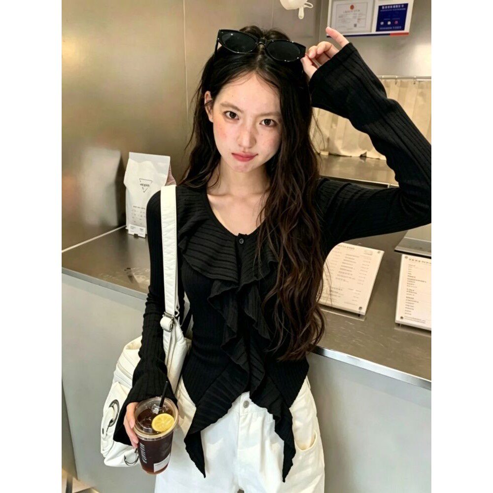 性感辣妹V领设计感喇叭袖不规则T恤