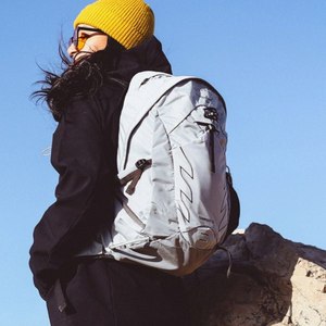 Osprey鱼鹰暴风Tempest户外徒步旅行20/30L女款双肩包小鹰登山包