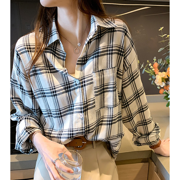 Early autumn top women's autumn dress 2020 New Retro Hong Kong Style check shirt loose and versatile shirt coat fashion