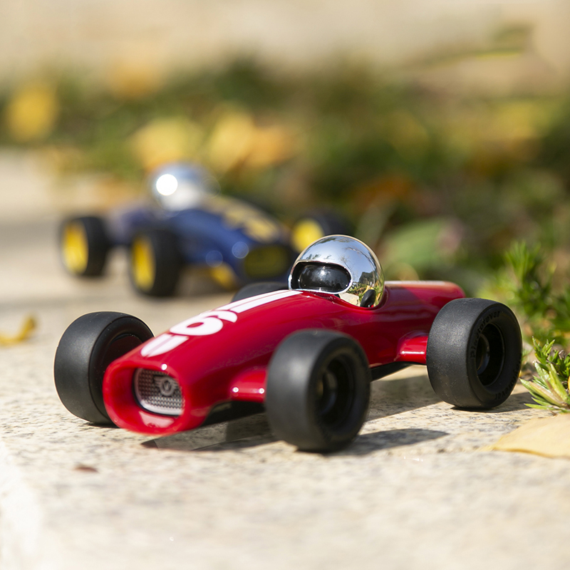 珍藏级玩具汽车摆件Playforever