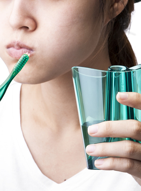 泰国进口 qualy 创意漱口杯 亚克力塑料牙刷杯