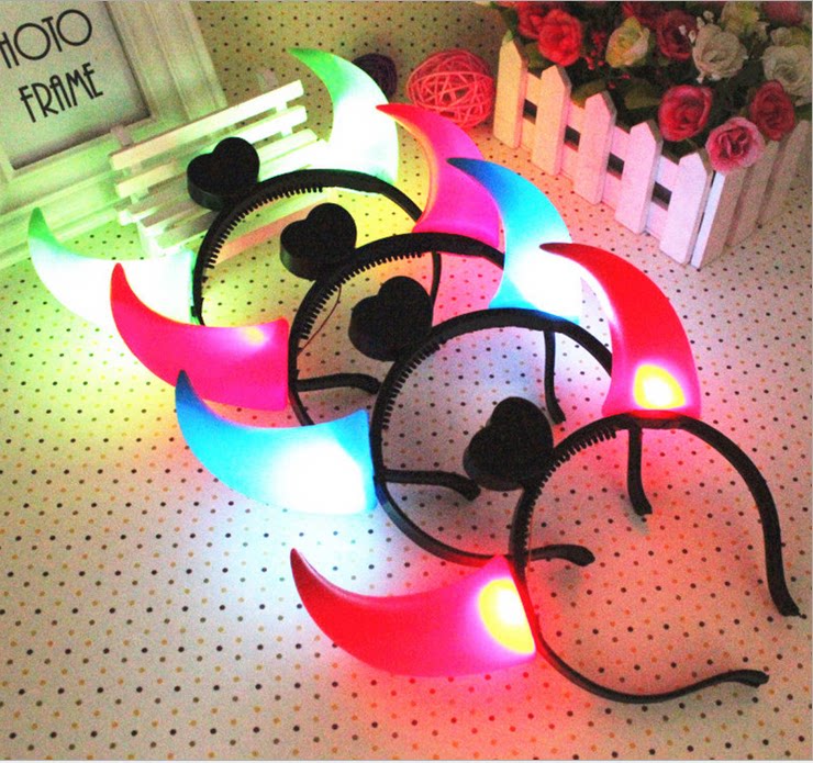 크리 에이 티브 선물 LED 라이트 업 경적 머리띠 뿔 어린이 장난감 도매 야시장 마구간 공급 핫 세일