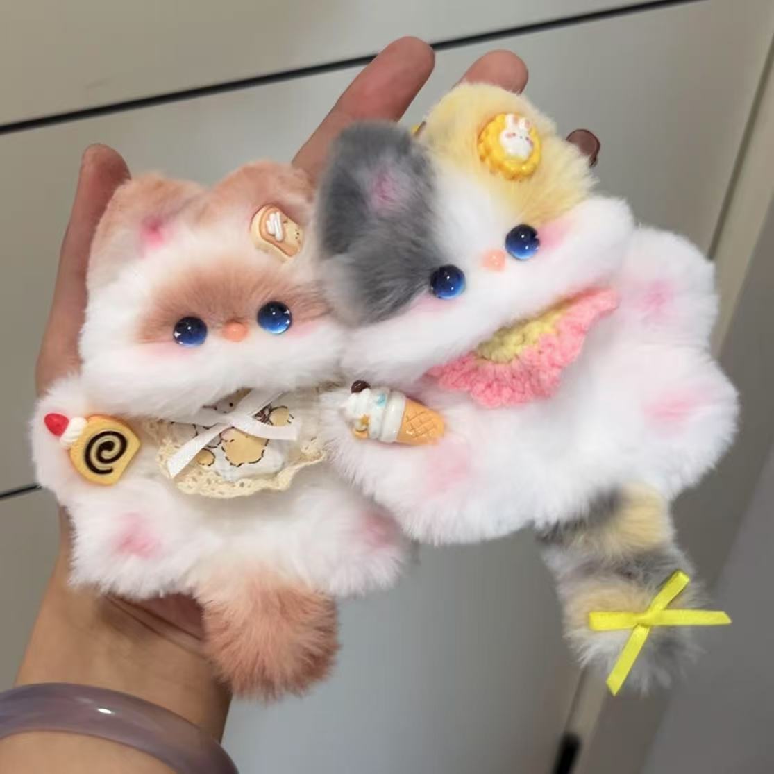 扭扭小猫咪挂件手工成品