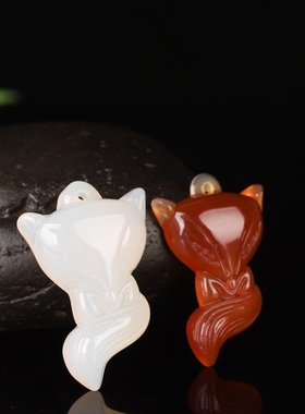 珠宝白玉髓红色玛瑙挂件狐狸吊坠