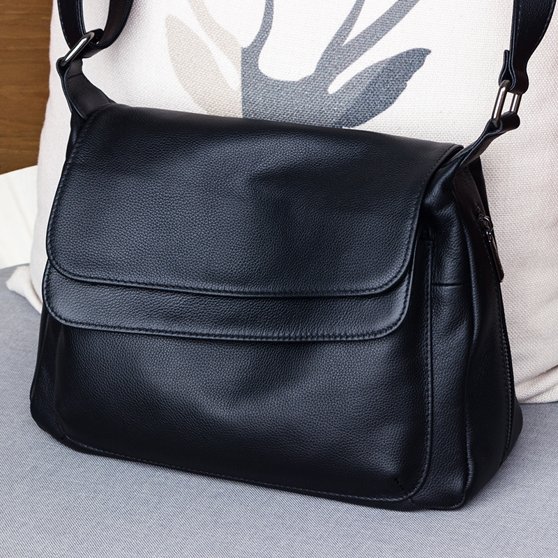 简约女士单肩斜挎包真皮大容量