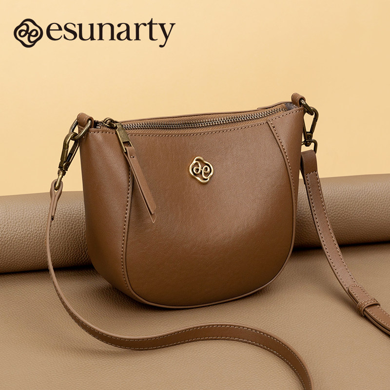 真皮女式斜挎包2026新款复古头层牛皮单肩包中年妈妈女款饺子包