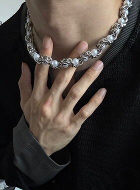 欧美珍珠缠绕锁骨链男小众设计高级感钛钢项链choker颈链毛衣链潮