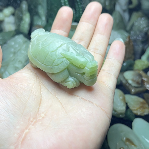 翠色龙龟