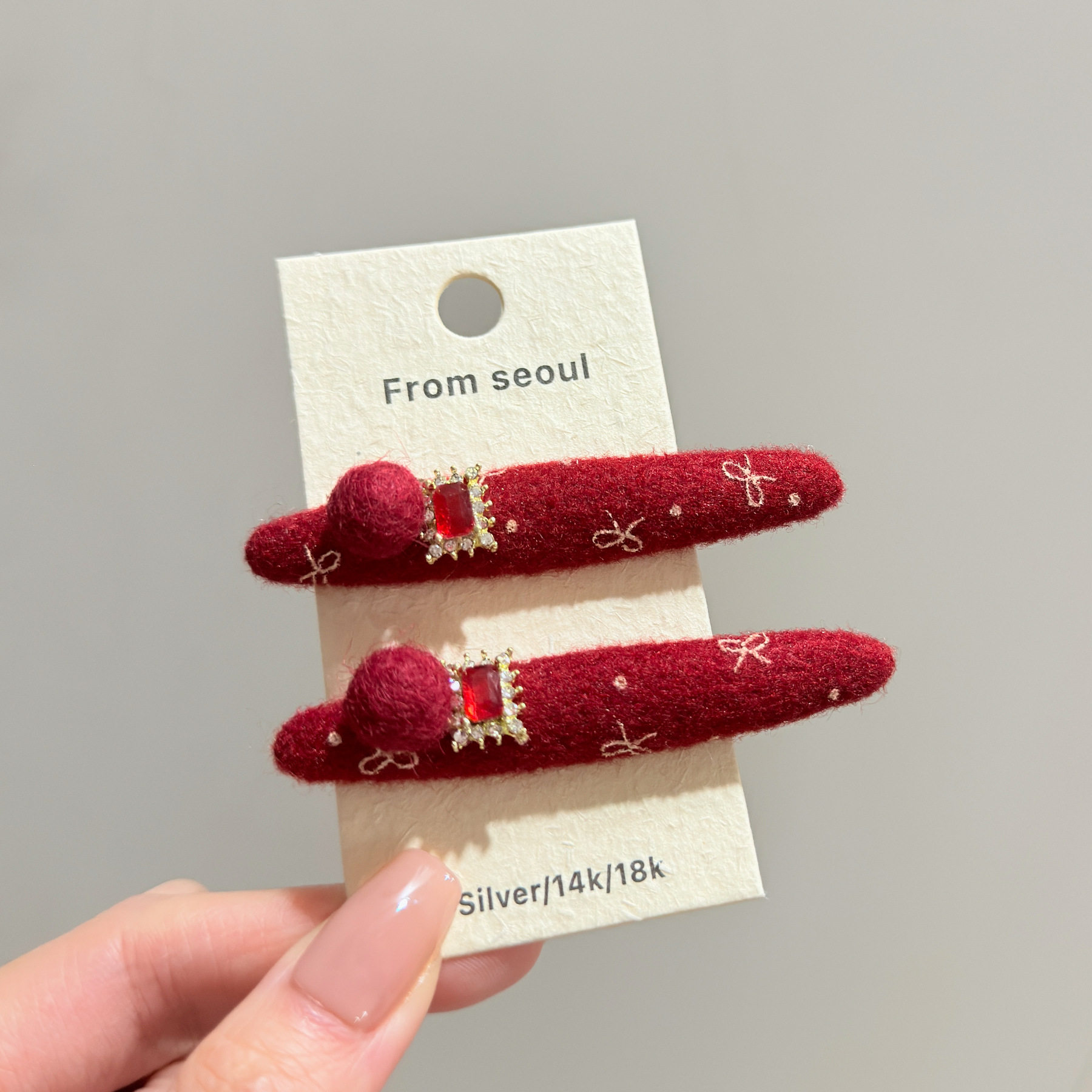 一只价格 韩国新年红色方钻蝴蝶结毛呢发夹时尚氛围感毛球侧刘海,饰品/流行首饰/时尚饰品新,民族风发饰,淘宝优惠券,粉丝福利购,淘宝优惠卷