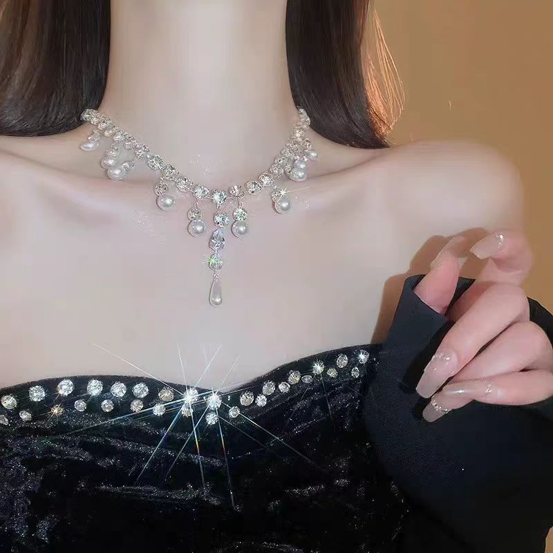 满锆珍珠流苏项链配饰女颈链choker锁骨链轻奢小众高级感2024