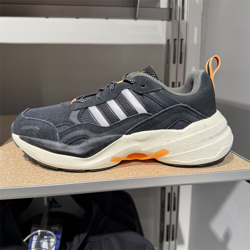 adidas阿迪达斯男女鞋24冬季新款MAXXCETUS复古运动休闲鞋IE3423