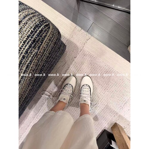 ooo.k / 上脚显脚小巧！26ss 圆头拼色系带平底休闲德训鞋 女