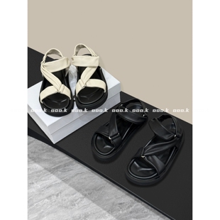 ooo.k / 都市女性穿搭！26ss 厚底松糕交叉绑带魔术贴凉鞋 女