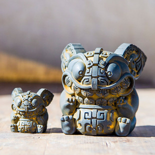 中国风文创吞金兽饕餮桌面小摆件仿青铜器古代神兽茶宠车载装饰品
