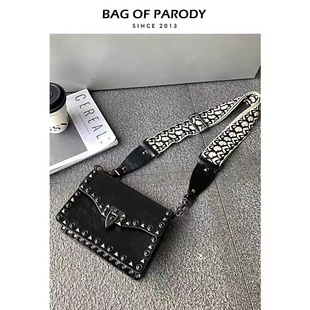 潮时尚 Bag 高级感包包2022新款 铆钉宽带单肩斜挎小方包 parody