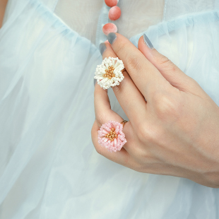 BOMBCACA波斯菊 原创精致手工串珠仙里仙气花朵戒指