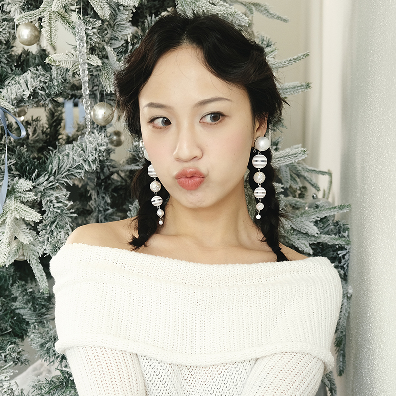 BOMBCACA冬籁集系列 白夜长诗 原创白色条纹圆珠串珠夸张长款耳环