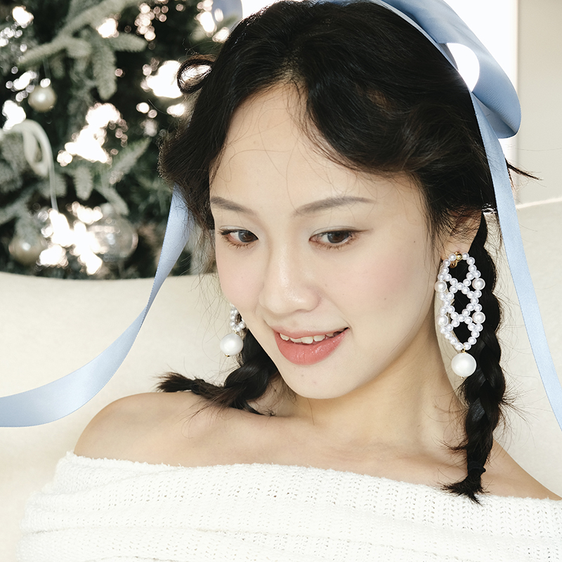 BOMBCACA冬籁集系列 珍珠花边 精致公主白色珠光串珠原创婚礼耳环