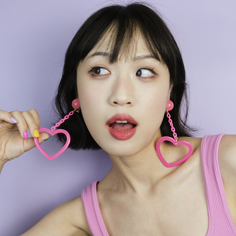 BOMBCACA夸张爱心链条度假耳环女
