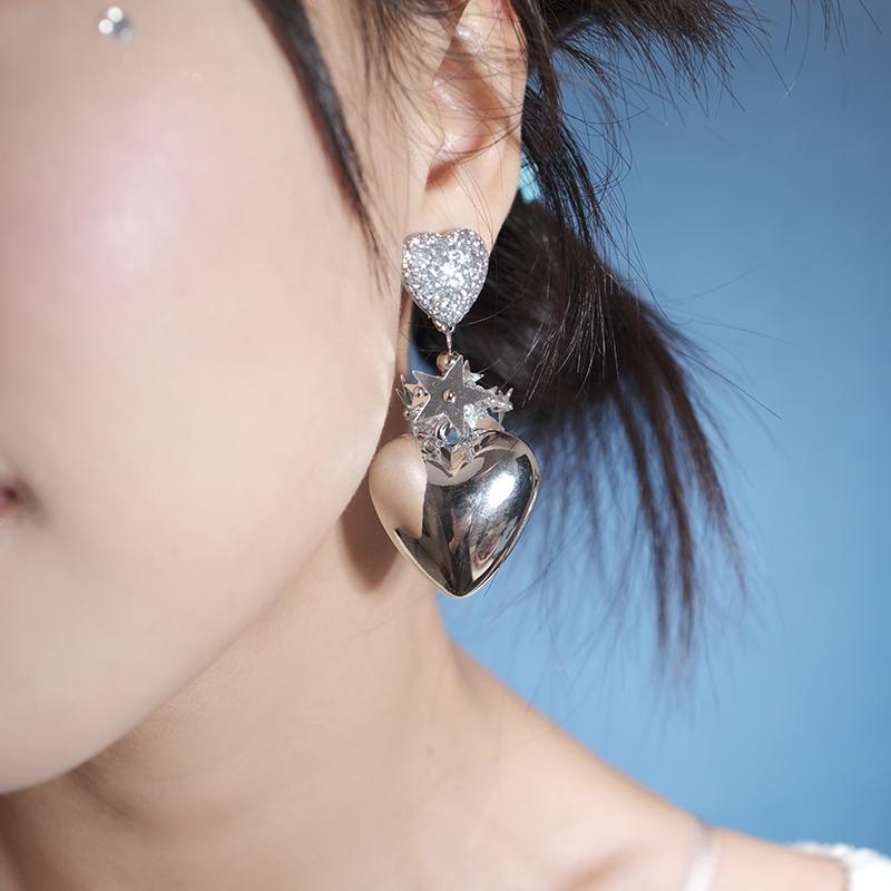 BOMBCACA银色圣诞系列 银河碎片 原创千禧大爱心夸张节日氛围耳环