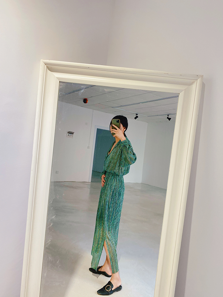 万条垂下绿丝绦！一套才不悔 铁律！人生啊 总要有闪亮的时刻Y